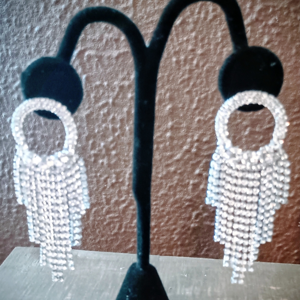 Chic Silver Rhinestone Tassel Earrings